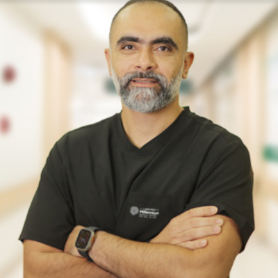 البروفيسور / حسام العناني – ستشاري الجلدية والتجميل